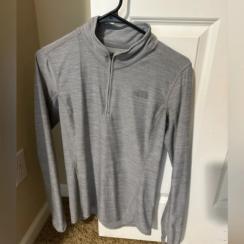 NorthFace Quarter Zip - Picture 1 of 1